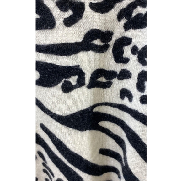 100% Cashmere Charter Club Luxury Zebra Cheetah Animal Print Crewneck Sweater - Picture 4 of 6